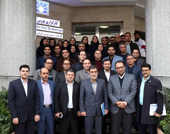 سرپرست بیمه ایران از کارگزاری بورس بیمه ایران بازدید کرد