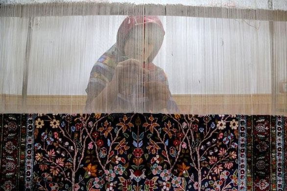 تنها 40 درصد بافندههای یزد مشمول بیمه هستند