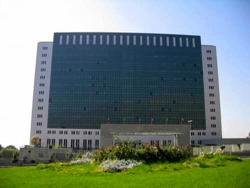 بیمه نامه 12 هزار میلیاردی وزارت نیرو به سه شرکت بیمهای رسید