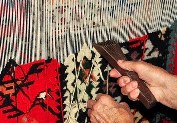 بافندگان ایلام مشکل بیمه دارند