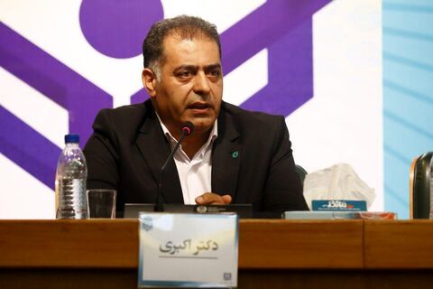 بانکها سالانه ۲۰۰ تا ۳۰۰ هزار میلیارد تومان سود میدهند
