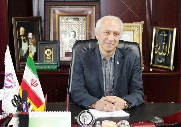 برای حضور افراد تازه نفس کنار میروم