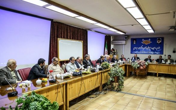 میلیاردها تومان از حساب بیمه شدگان به دست پزشکان افتاده است