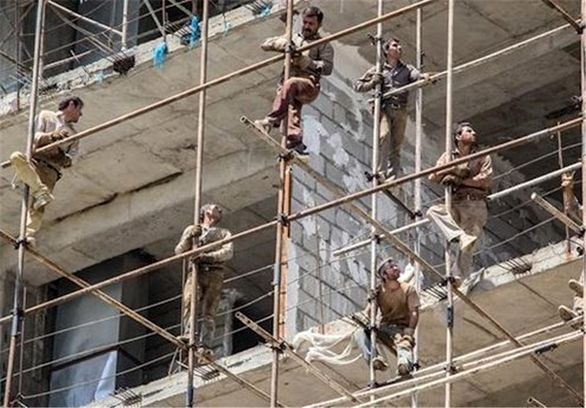 کارگران ساختمانی که حق بیمه میدهند در سامانه رفاهی ثبت نام کنند