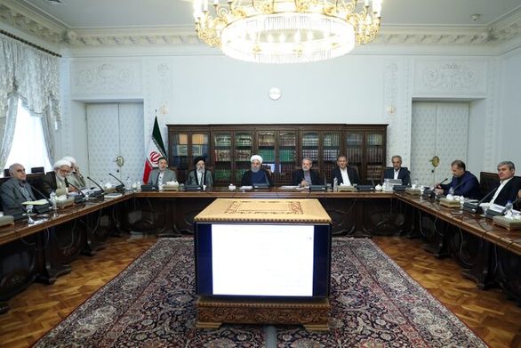 پرداخت ۱۰۰درصدی حقوق، عیدی و مزایای کارکنان و بازنشستگان کشوری و لشکری و طرح رتبه بندی معلمان