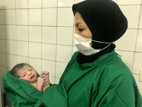 خدمات درمانی و تأمین اجتماعی قانون خدمات مامایی را اجرا نمیکنند