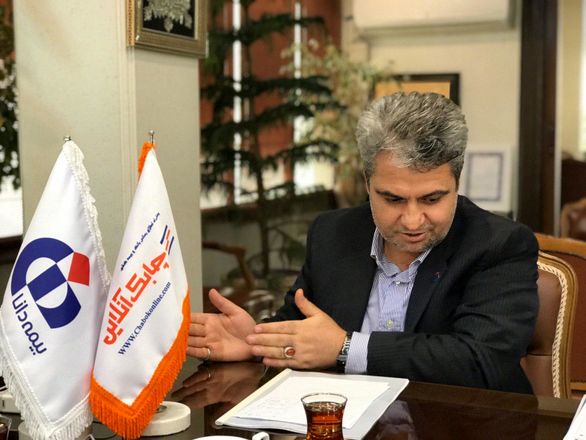 شرکتهای کوچک ریسک صنعت بیمه را بالا بردهاند/ پیشکسوتان جایگاههای مدیریتی را به نسل جدید واگذار کنند!