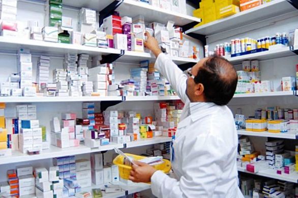 داروخانهها از بیمهها ماهانه ۵۰۰ میلیارد تومان مطالبه دارند