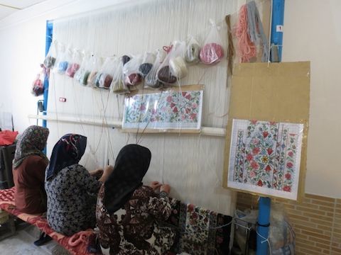 تعداد بیمهشدگان فرشبافی زنجان از 23 هزار نفر به 4 هزار نفر رسید