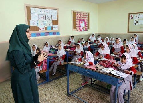 تنها ۱۰ درصد از معلمان حقالتدریسی بیمه هستند
