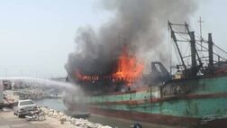 هیچیک از ۱۱ شناور آتش گرفته در بندر لنگه بیمه نامه نداشتند