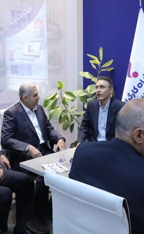 بازدید معاون وزیر اقتصاد از غرفه بانک رفاه کارگران در نمایشگاه الکامپ / تقدیر از توسعه خدمات الکترونیک و نوآورانه بانک
