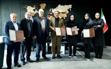 به مناسبت روز بیمه از همکاران نمونه بیمه پاسارگاد تقدیر شد
